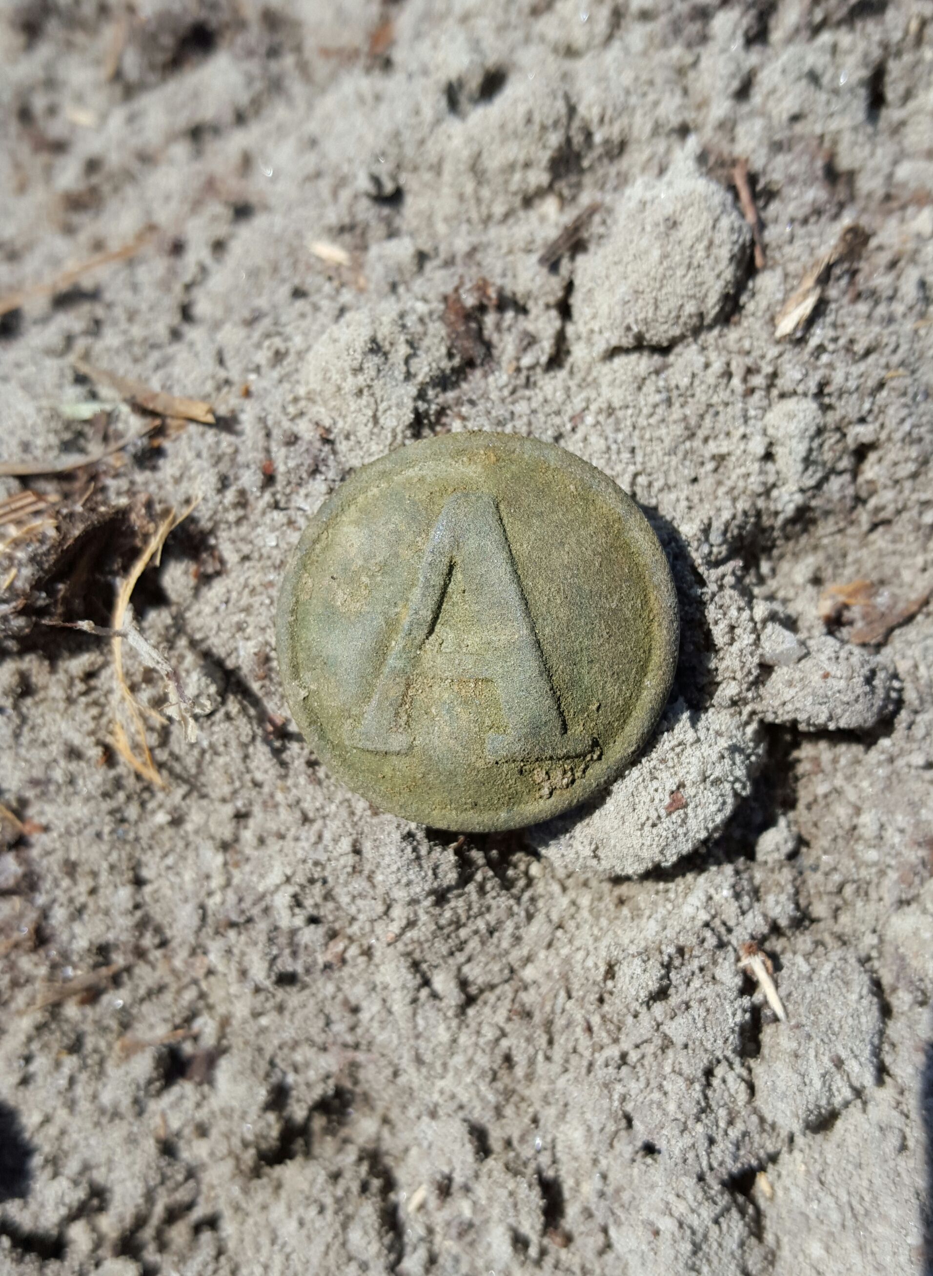 Confederate "Block A" Artillery button.  No back mark, which makes it it a "local" button-made in the confederacy.