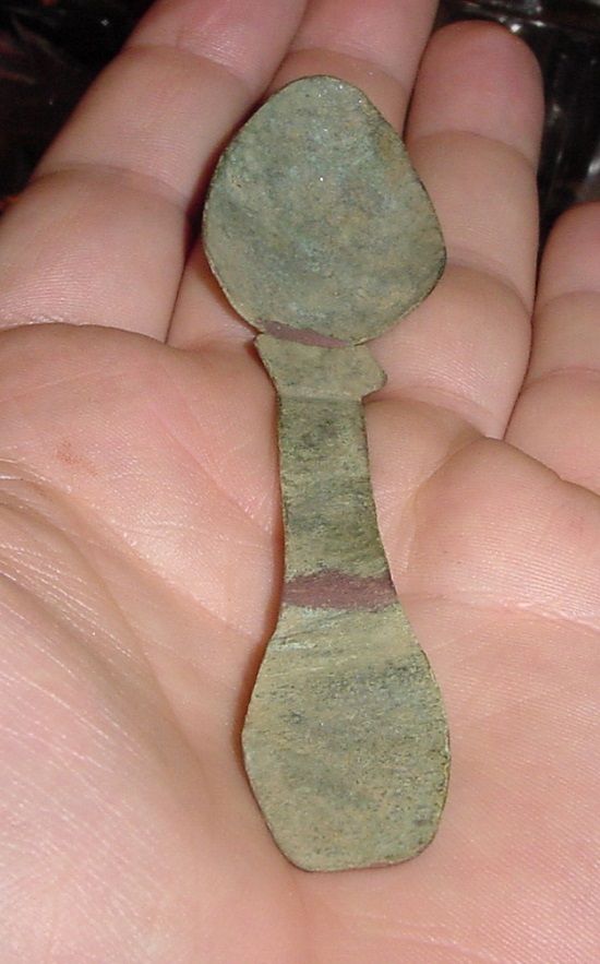 COPPER SPOON - WHAT I THINK IS WHAT THEY WOULD CALL "KETTLE" COPPER ITEM - AND COULD'VE BEEN MADE BY NATIVE AMERICAN - IT IS AT VERY LEAST COLONIAL ER