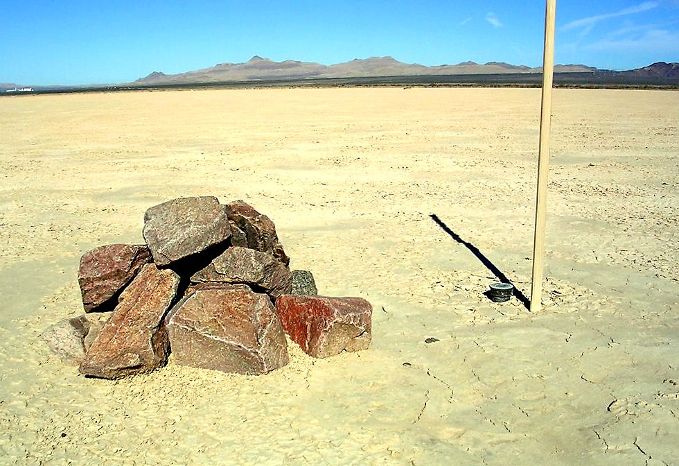 Dry lake bed meteorite hunt