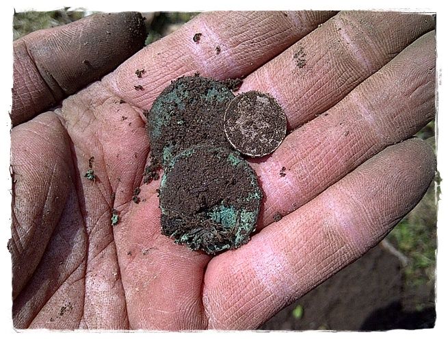 Early 1900's coin spill, 2-LC's & 1-silver nickel