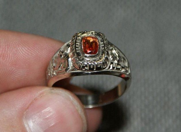 FLORIDA 10k CLASS RING - FOUND AND RETURNED
(CZ21)