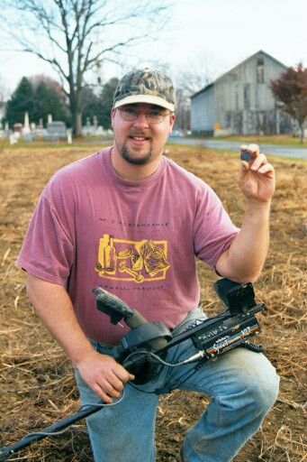 FRIEND AND LONG TIME HUNTING PARTNER - PAUL
MET AROUND 1980 AND HAVE HUNTED 100'S OF TIMES OVER THE YEARS - RECENTLY STARTED GETTING HIM INTO WATER HU