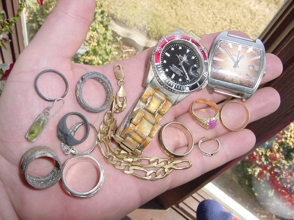 GOLD & SILVER AND COUPLE OF WATCHES FROM ANOTHER FLA. TRIP - ALL FROM WATER 
(CZ21)