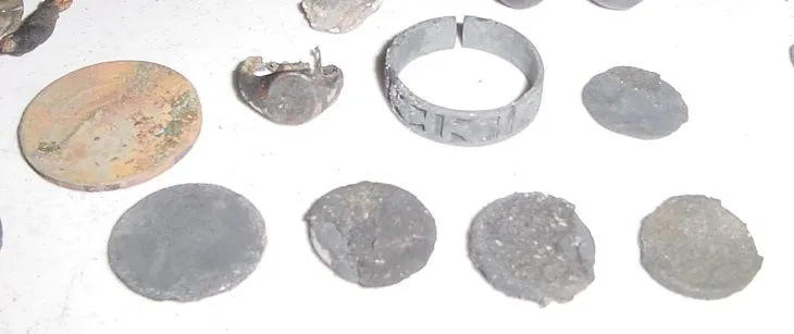 LARGE SILVER RING - SIL. RELIG.MEDAL - SIL.QUARTER & 3 SILVER DIMES