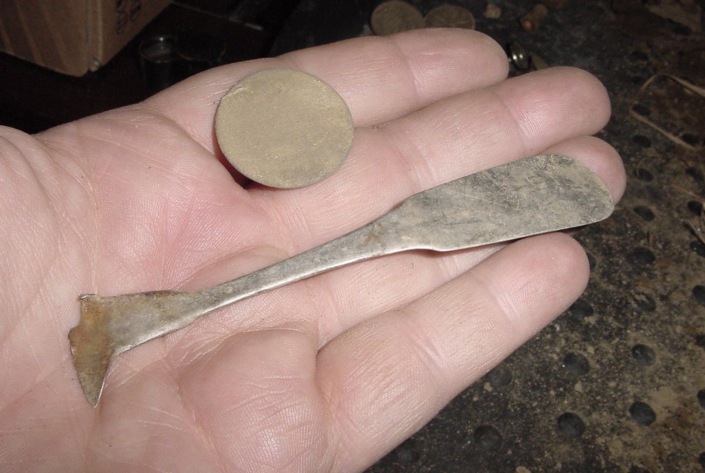 MARCH 1ST AFTERNOON LAND HUNT - LARGE CENT AND SILVER SPOON HANDLE FROM CELLARHOLD/FARM FIELD