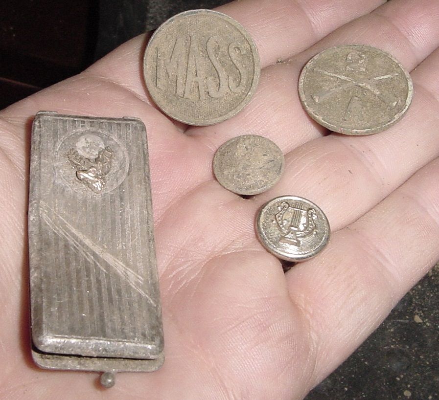 MARCH 1ST MORNING HUNT AT WW I TRAINING CAMP - 2 COLLAR DISCS - WW I CUFF BUTTON - SILVER WITH GOLD ELK HEAD (ELK LODGE ITEM) - NEW MILITARY BAND CUFF