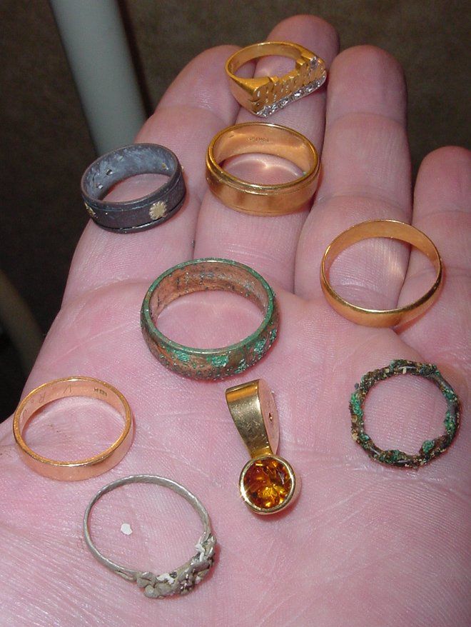 NICE 5 GOLD RING DAY FROM ONE DAY HUNTING FLORIDA WATERS - GREENISH ONE IS 9K - CLEANED UP NICE