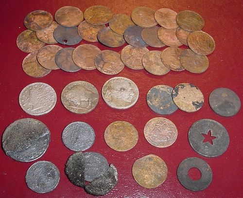 OLD COINS & A FEW TOKENS FROM A DEFUNCT BEACH (NO LONGER USED) SINCE 1938
EARLY WHEATS UP TOP - 3 INDIAN HEADS BELOW
BARBER QUARTER - 2 BARBER DIMES