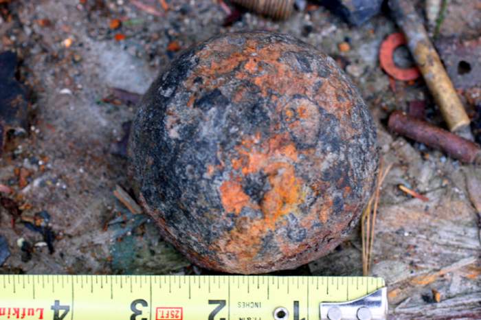 'Saker' cannonball fragment - I found the bigger half !