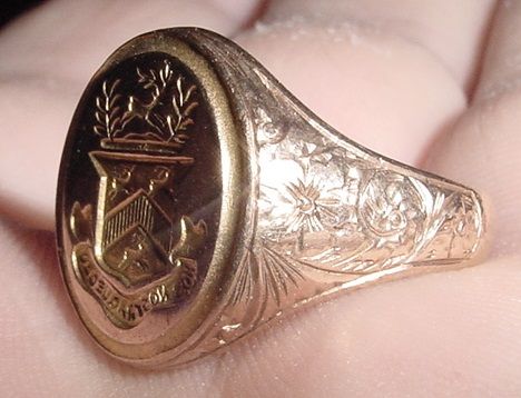 SIDE VIEW OF 18K SEAL RING