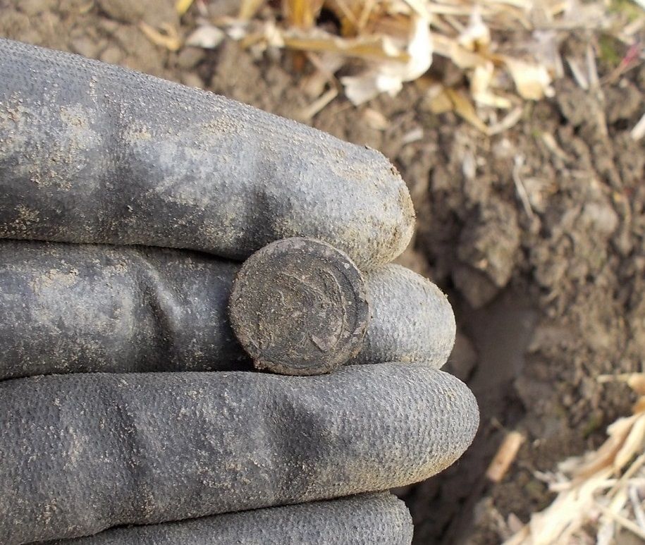 UNEXPECTED FARM FIELD FIND - THERE WAS NO MILITARY ACTION ANYWHERE NEAR HERE - MUST HAVE BEEN LOST BY FARMER AFTER HE GOT OUT OF THE MILITARY AND WORE