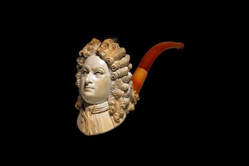 Exclusive%20Pipes%20Limited%20Edition%20-%20antique%20meerschaum%20pipe%20-%20Amber%20with%20Bone1_2.jpg