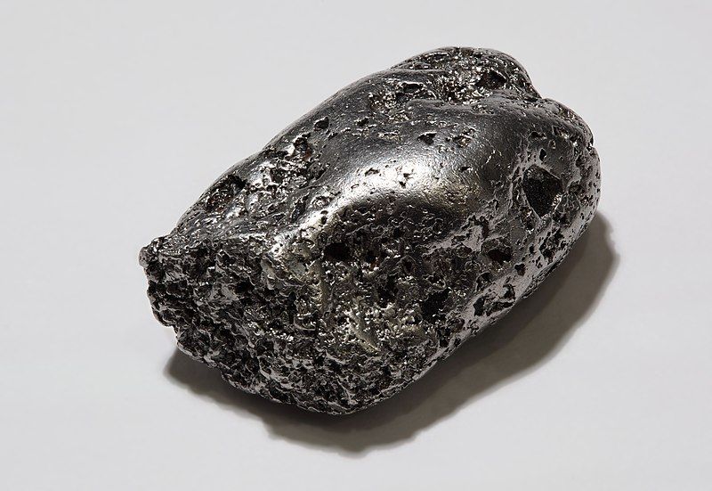 800px-Platinum-nugget.jpg