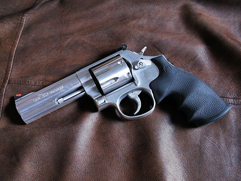 S&W+4''+686+Plus+.357+magnum.jpg