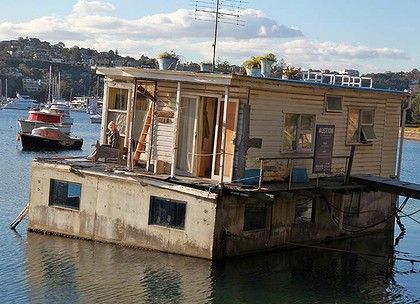 Houseboat.jpg