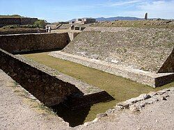 250px-Monte_Alb%C3%A1n-12-05oaxaca024.jpg