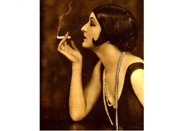 smoking-flappers_599.jpg