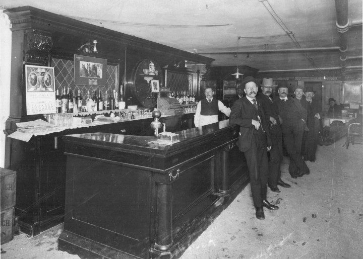 Henry+Korneman+Saloon+1905.jpg